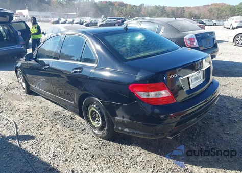 2011 Mercedes-Benz C 300 Luxury/Sport из США, поврежденный, VIN WDDGF5EB2BR168537